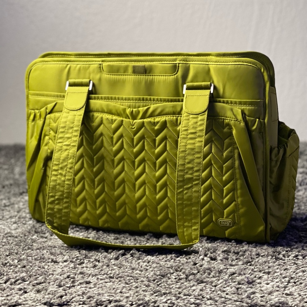 NWT Lug Caboose bag🌴
Large tote carry on or diaper bag